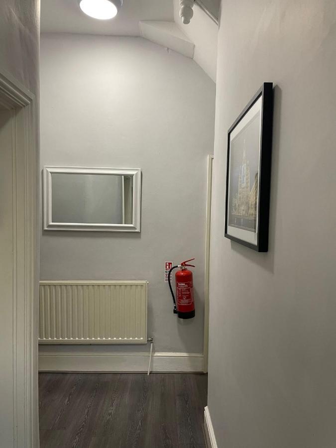 264 The Road End Hotel Liverpool Bagian luar foto